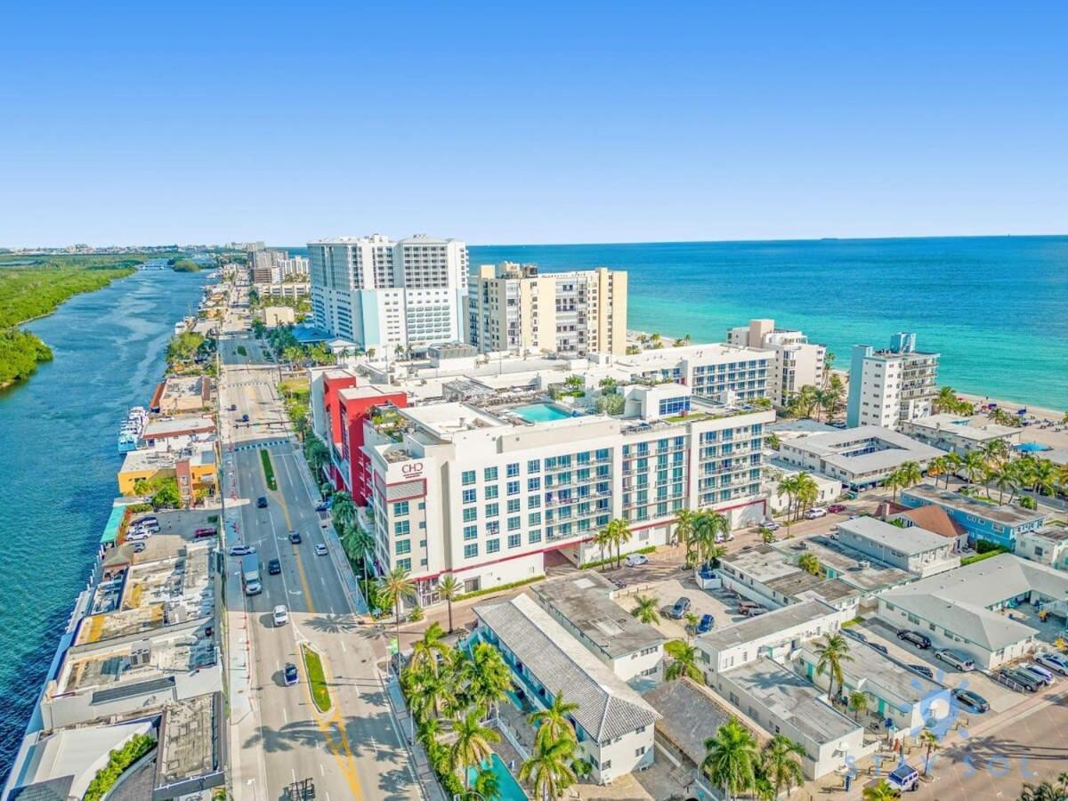 Beachfront Condo-Roofto Pool- 2 Bedrooms 2 Bedroom ! Hollywood Exterior photo