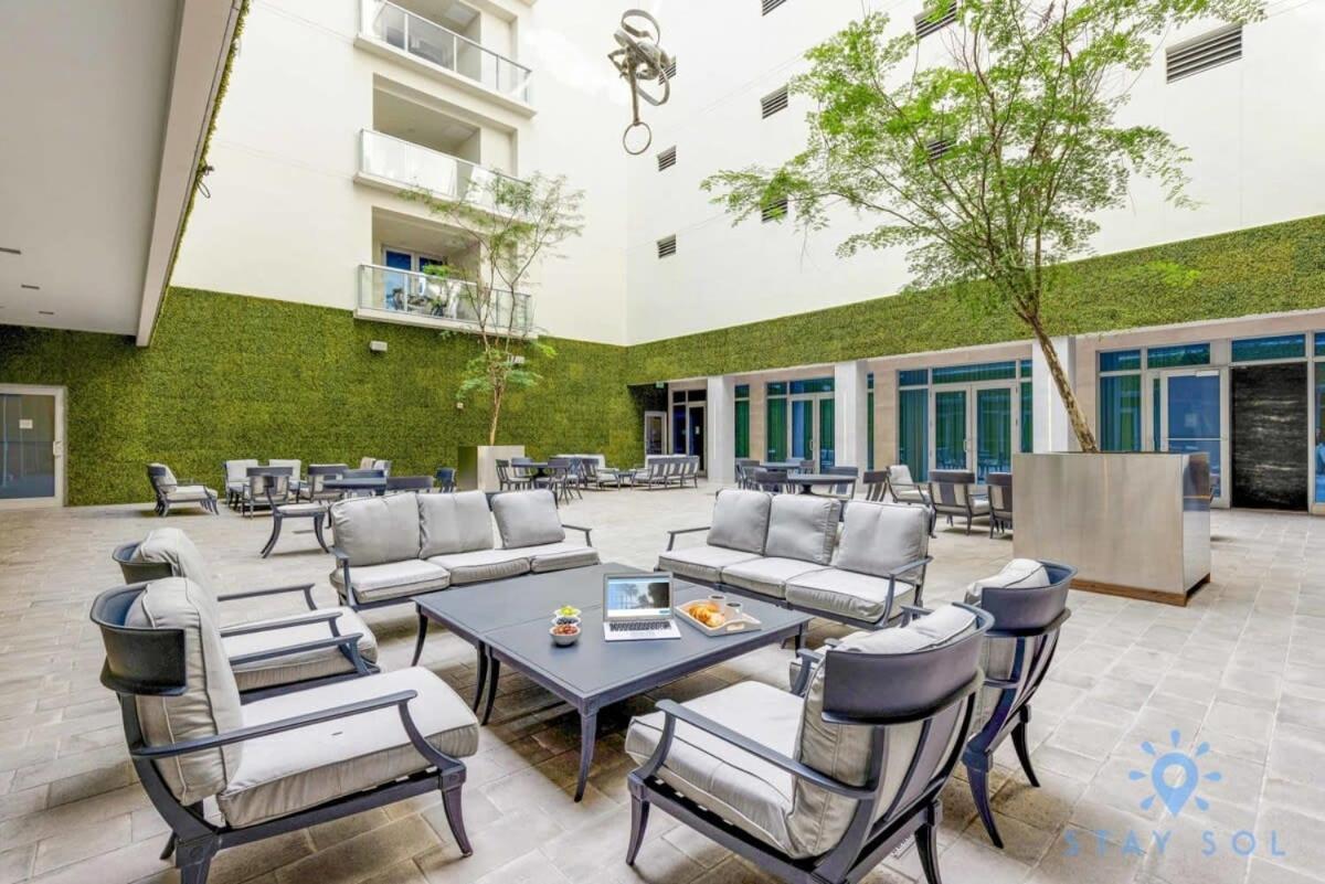 Beachfront Condo-Roofto Pool- 2 Bedrooms 2 Bedroom ! Hollywood Exterior photo