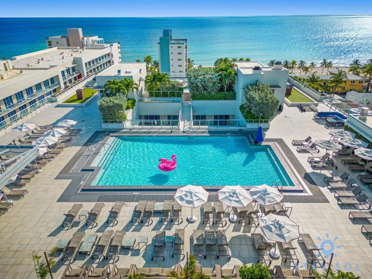 Beachfront Condo-Roofto Pool- 2 Bedrooms 2 Bedroom ! Hollywood Exterior photo