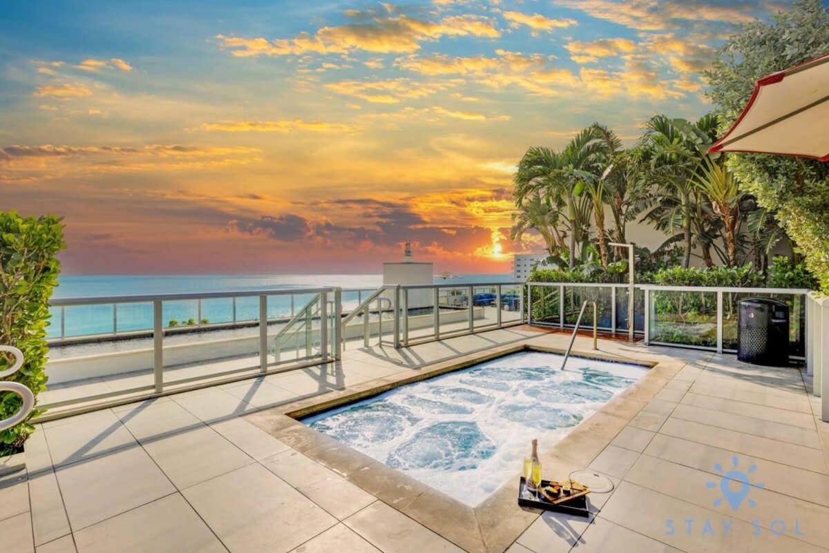 Beachfront Condo-Roofto Pool- 2 Bedrooms 2 Bedroom ! Hollywood Exterior photo
