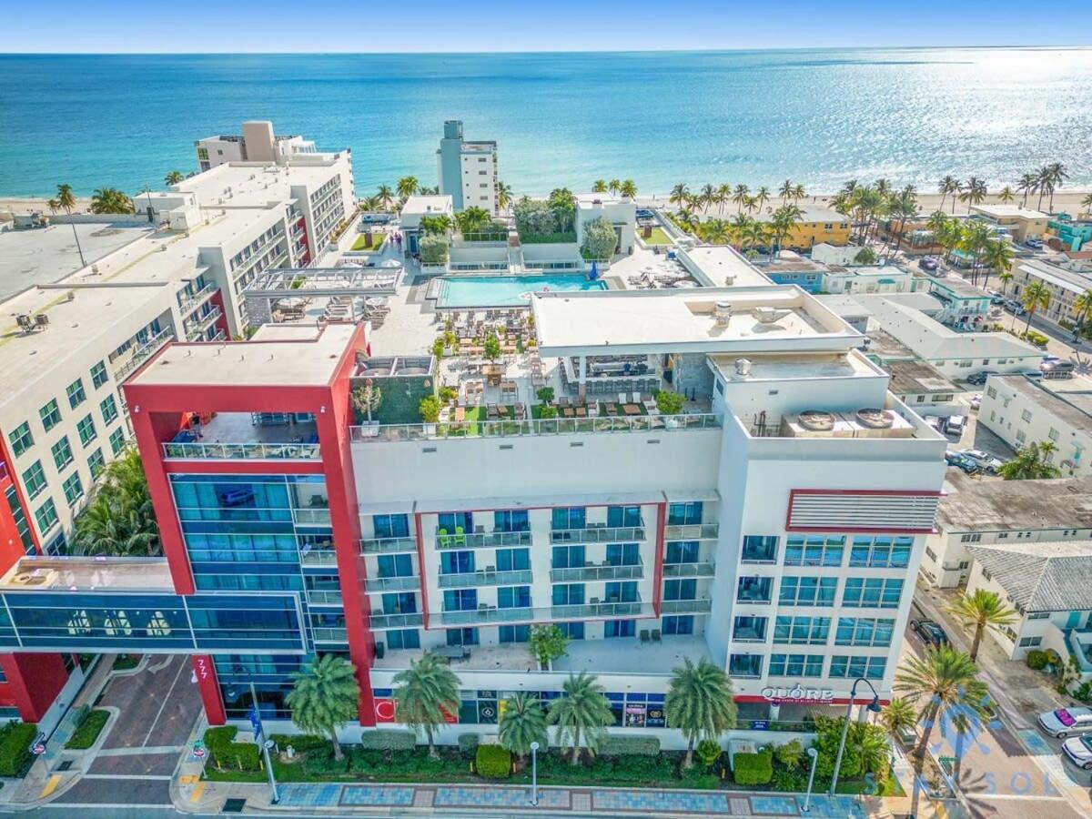 Beachfront Condo-Roofto Pool- 2 Bedrooms 2 Bedroom ! Hollywood Exterior photo